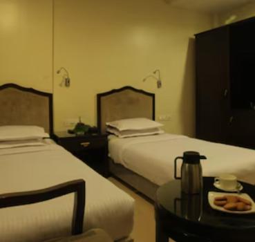 Hotel Ashoka, Pune Yerandwane Exterior photo